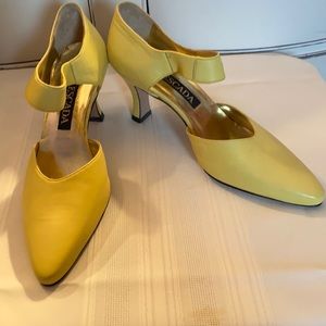 Escada yellow leather pump, never worn, size 6.5